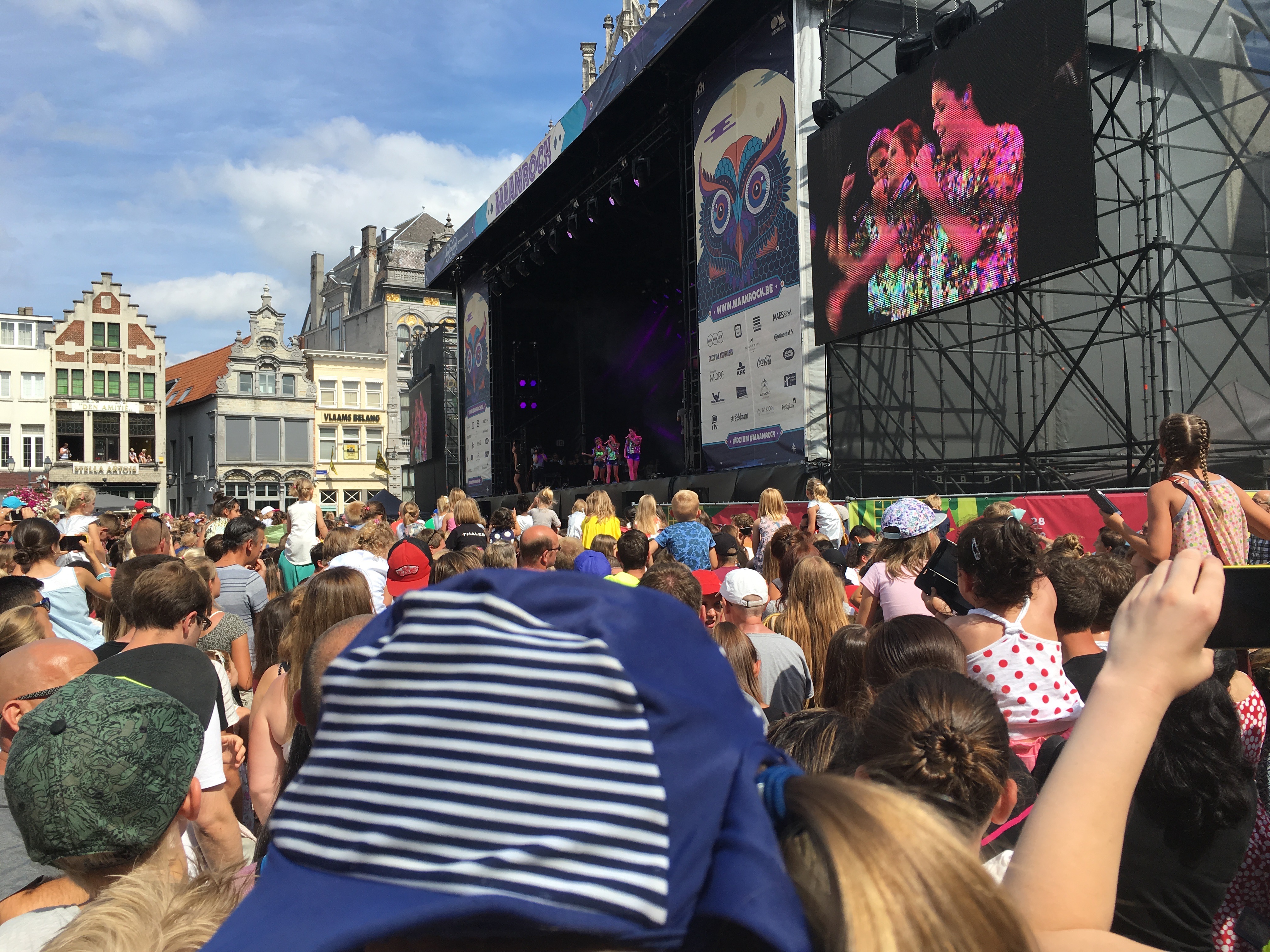 K3 on stage op Maanrock 2016